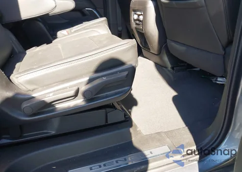 2022 GMC Yukon Xl 4Wd Denali z USA, uszkodzony, nr VIN 1GKS2JKT1NR329409